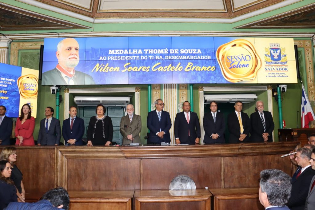Presidente do TJBA recebe a Medalha Thomé de Souza da Câmara de Vereadores de Salvador  
