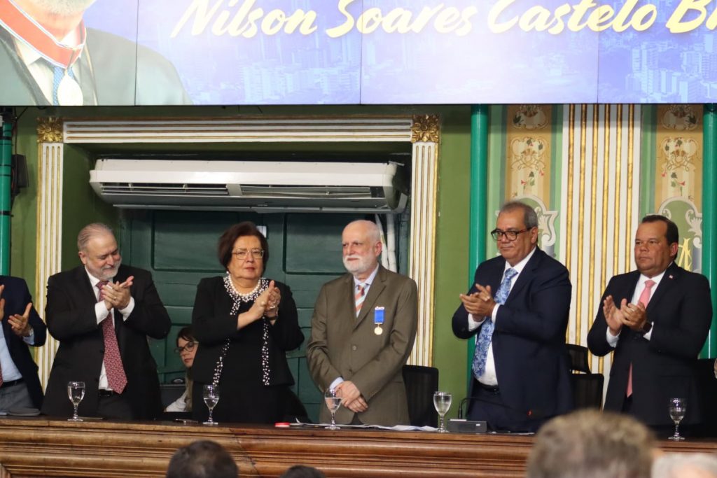 Presidente do TJBA recebe a Medalha Thomé de Souza da Câmara de Vereadores de Salvador  