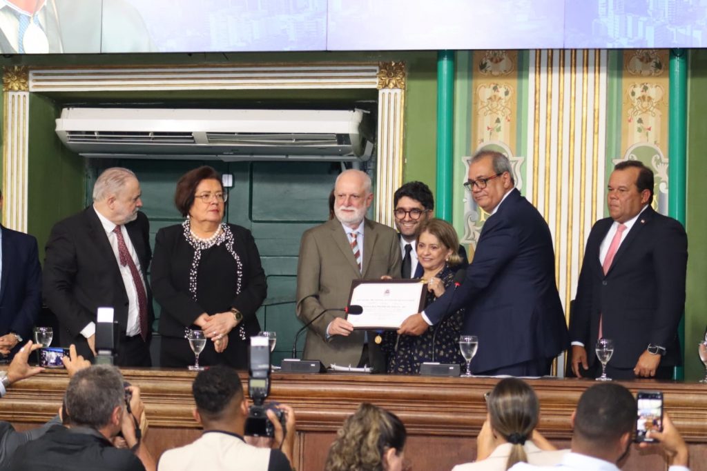 Presidente do TJBA recebe a Medalha Thomé de Souza da Câmara de Vereadores de Salvador  