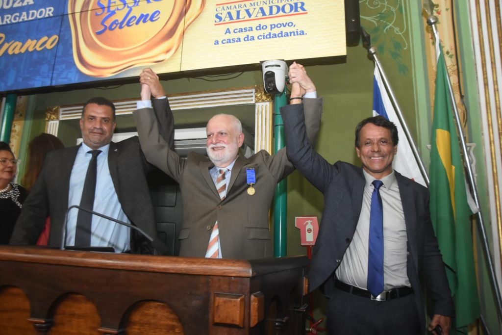 Presidente do TJBA recebe a Medalha Thomé de Souza da Câmara de Vereadores de Salvador  