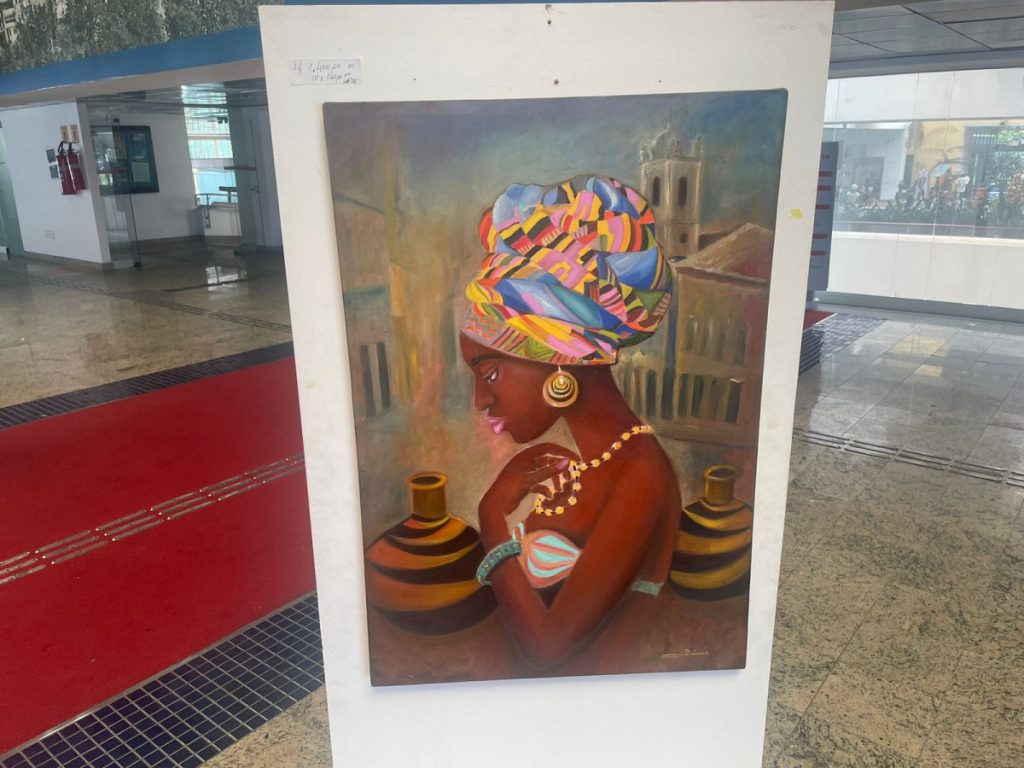 Artista plástico Dimas Gomes expõe pinturas alusivas ao Dia da Consciência Negra no TJBA  