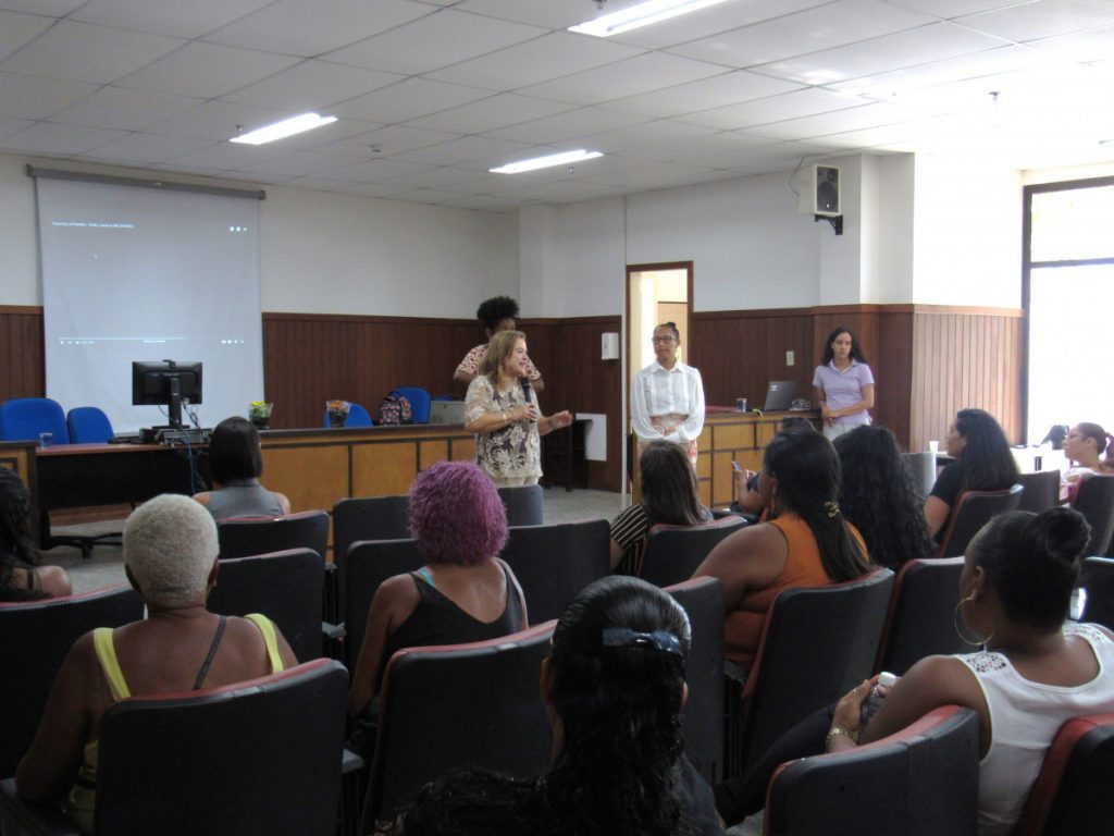 Coordenadoria da Mulher do TJBA promove encontro para esclarecer dúvidas de mulheres assistidas pela 2ª Vara de Violência Doméstica   