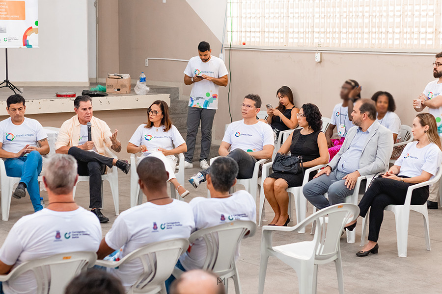 Projeto Virando a Página da Corregedoria Geral do TJBA promove Roda de Leitura e Oficina Literária com internos do Conjunto Penal de Feira de Santana   