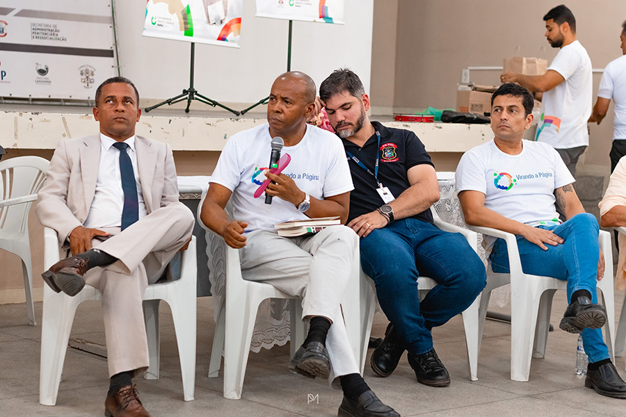 Projeto Virando a Página da Corregedoria Geral do TJBA promove Roda de Leitura e Oficina Literária com internos do Conjunto Penal de Feira de Santana   