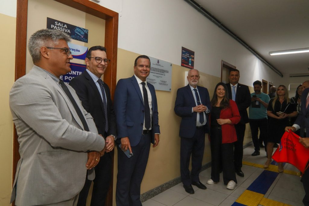 Comarca de Teixeira de Freitas: Presidente do TJBA reinaugura Fórum e sede dos Juizados Especiais e instala Sala Passiva e Sala de Depoimento Especial  