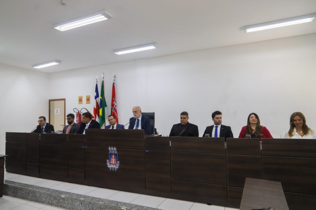Comarca de Teixeira de Freitas: Presidente do TJBA reinaugura Fórum e sede dos Juizados Especiais e instala Sala Passiva e Sala de Depoimento Especial  