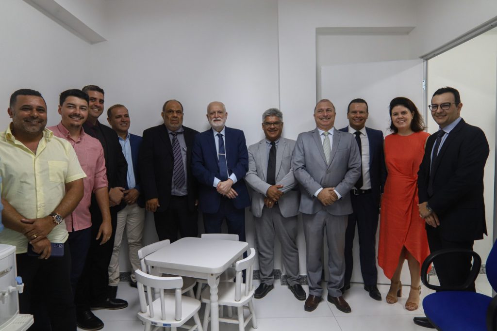Comarca de Teixeira de Freitas: Presidente do TJBA reinaugura Fórum e sede dos Juizados Especiais e instala Sala Passiva e Sala de Depoimento Especial  