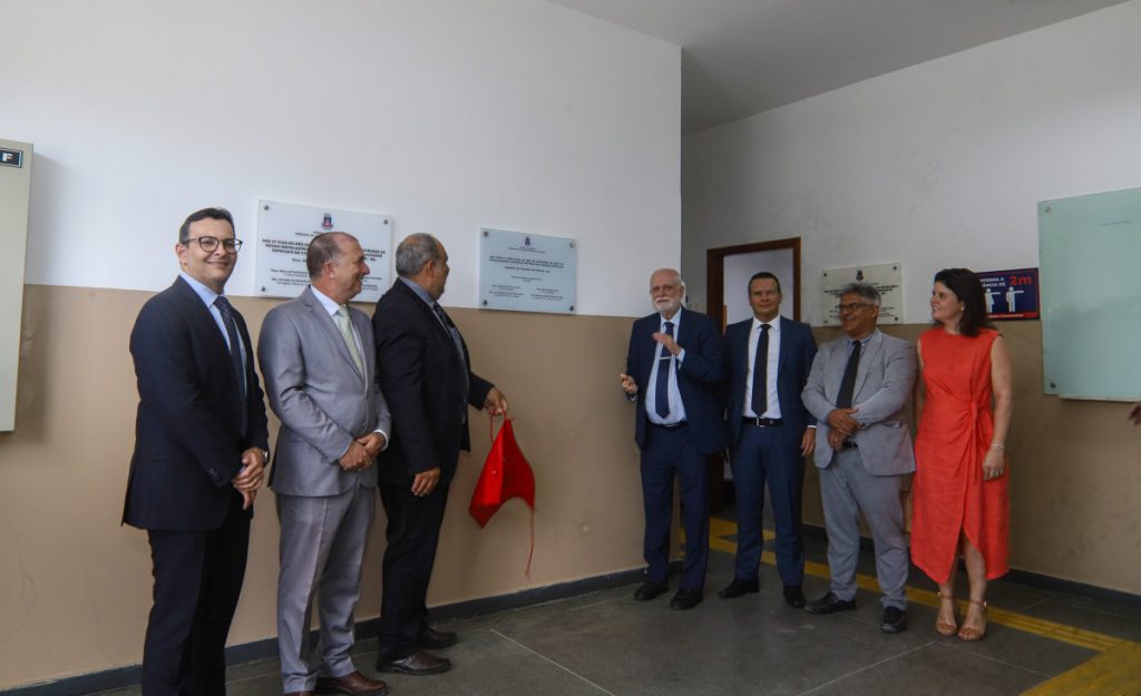 Comarca de Teixeira de Freitas: Presidente do TJBA reinaugura Fórum e sede dos Juizados Especiais e instala Sala Passiva e Sala de Depoimento Especial  