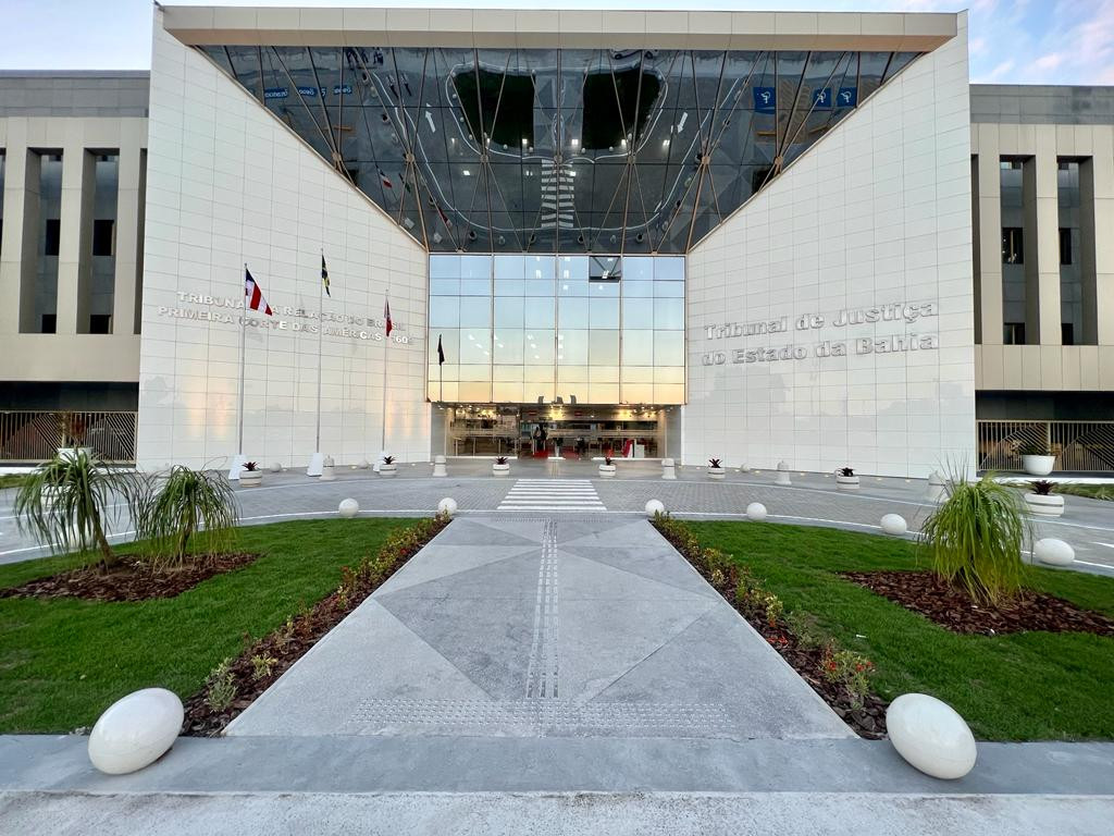 Unidades administrativas do TJBA funcionam das 9h às 15h durante o recesso forense  