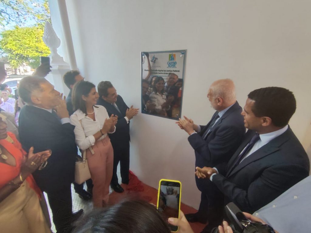 Presidente do TJBA e comitiva realizam visita institucional à Comarca de Castro Alves-BA e, também, participam da inauguração do Ponto de Inclusão Digital da Justiça Federal que vai beneficiar 17 cidades  