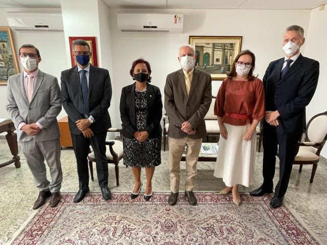 PRESIDENTE DO PJBA RECEBE A VISITA DE INTEGRANTES DO NÚCLEO SOCIOAMBIENTAL  