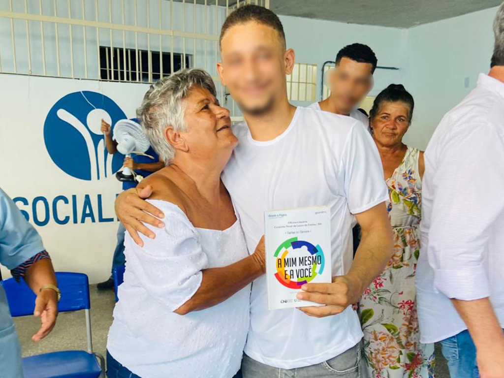 Corregedoria Geral do TJBA lança livro escrito pelos internos do Conjunto Penal de Salvador e de Lauro de Freitas  