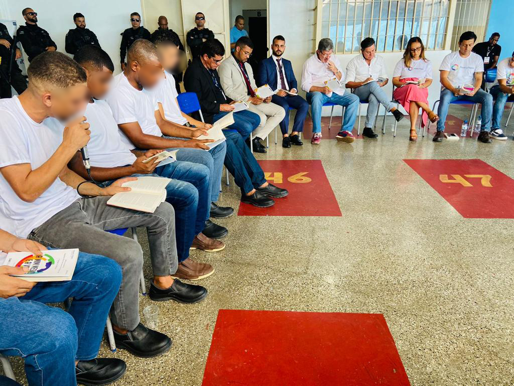 Corregedoria Geral do TJBA lança livro escrito pelos internos do Conjunto Penal de Salvador e de Lauro de Freitas  