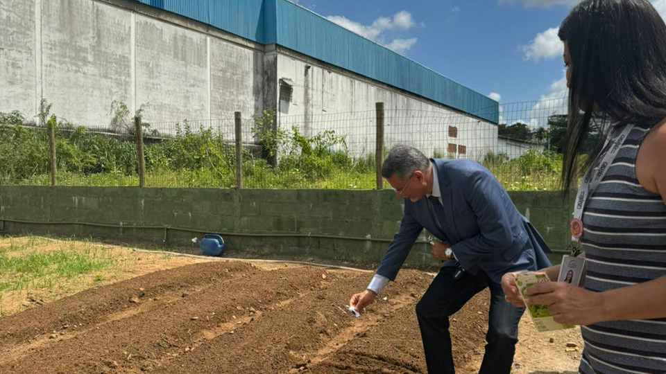TJBA inaugura horta solidária na Casa Pia; primeira fora das instalações da Corte   