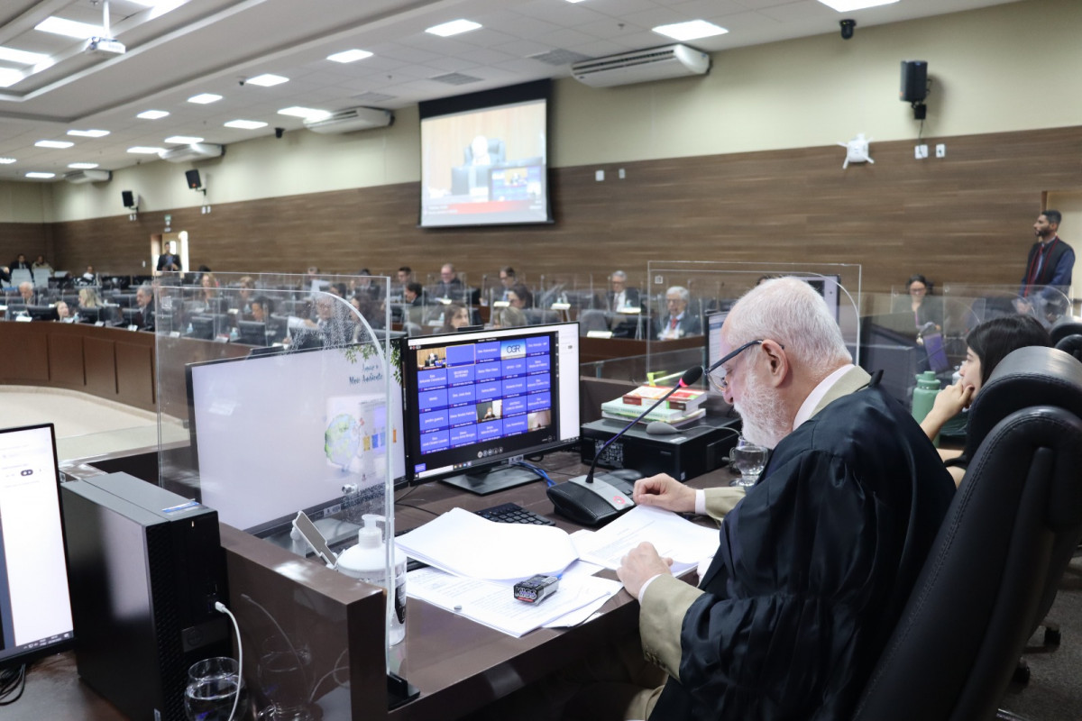 Tribunal Pleno, presidido pelo Des. Nilson Castelo Branco, elege, pelo critério de merecimento, Marielza Brandão Franco como nova Desembargadora, na última sessão da atual gestão   