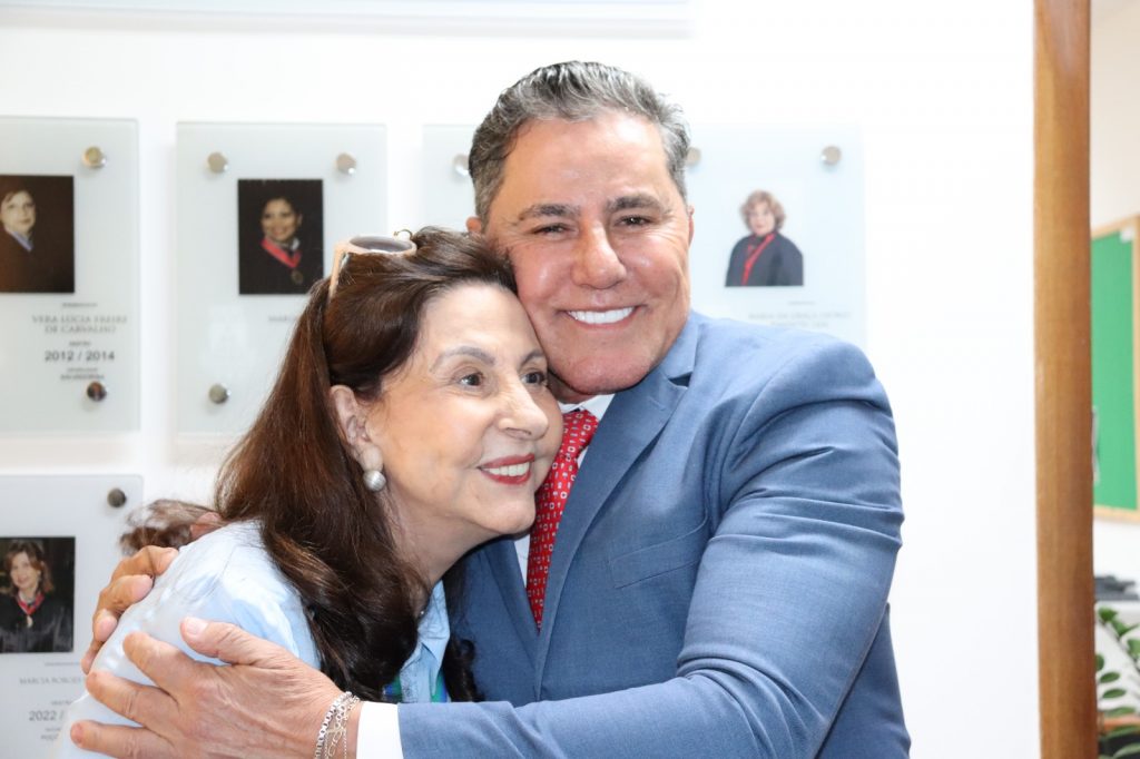 TJBA realiza descerramento de placa em homenagem a 2ª Vice-Presidente   