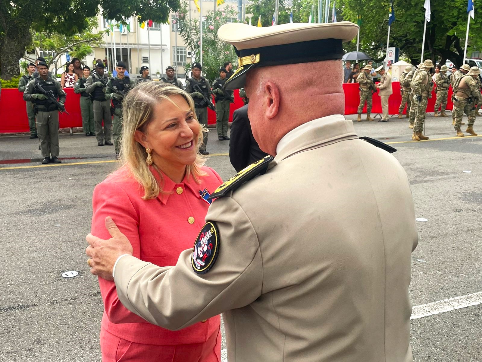 Presidente do TJBA recebe medalha na Cerimônia de comemoração dos 199 anos da Polícia Militar da Bahia   