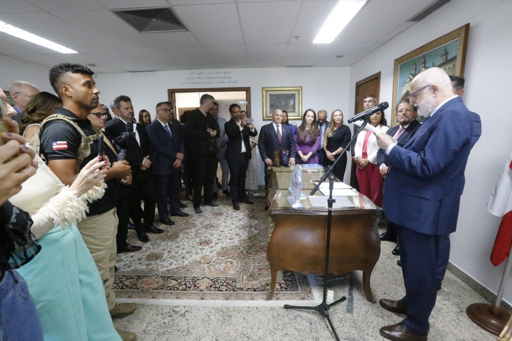 TJBA estabelece parcerias com três Associações para avançar na regularização registral de escolas e delegacias na Bahia   