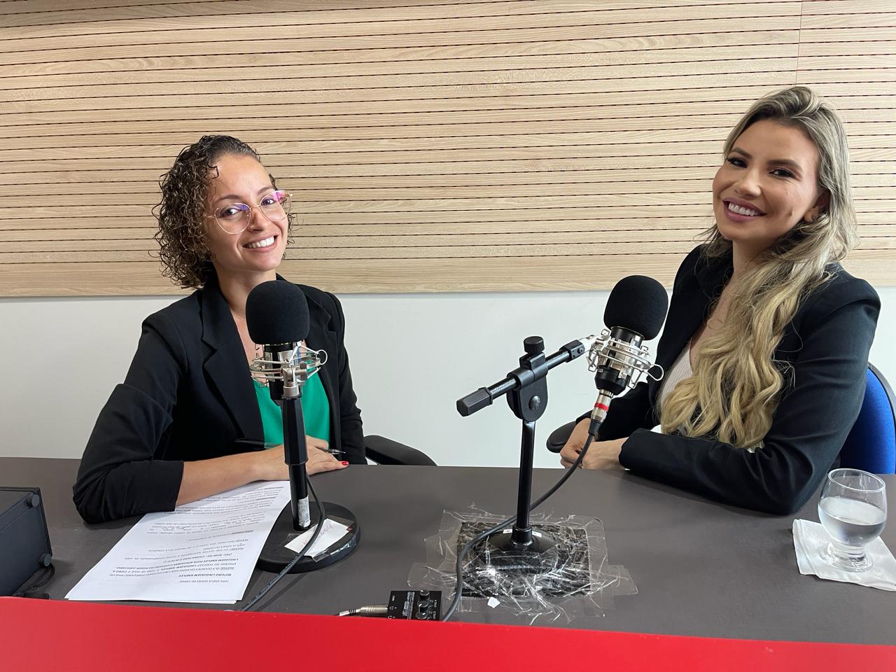 Linguagem simples: podcast do TJBA entrevista a Juíza Josélia Gomes sobre como a comunicação acessível aproxima o cidadão do Judiciário   