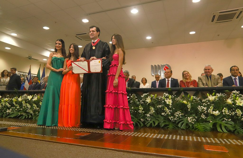 Presidente do TJBA prestigia posse do novo Procurador-Geral de Justiça da Bahia, Pedro Maia   