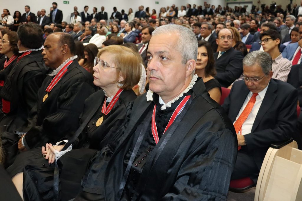 Presidente do TJBA prestigia posse do novo Procurador-Geral de Justiça da Bahia, Pedro Maia   