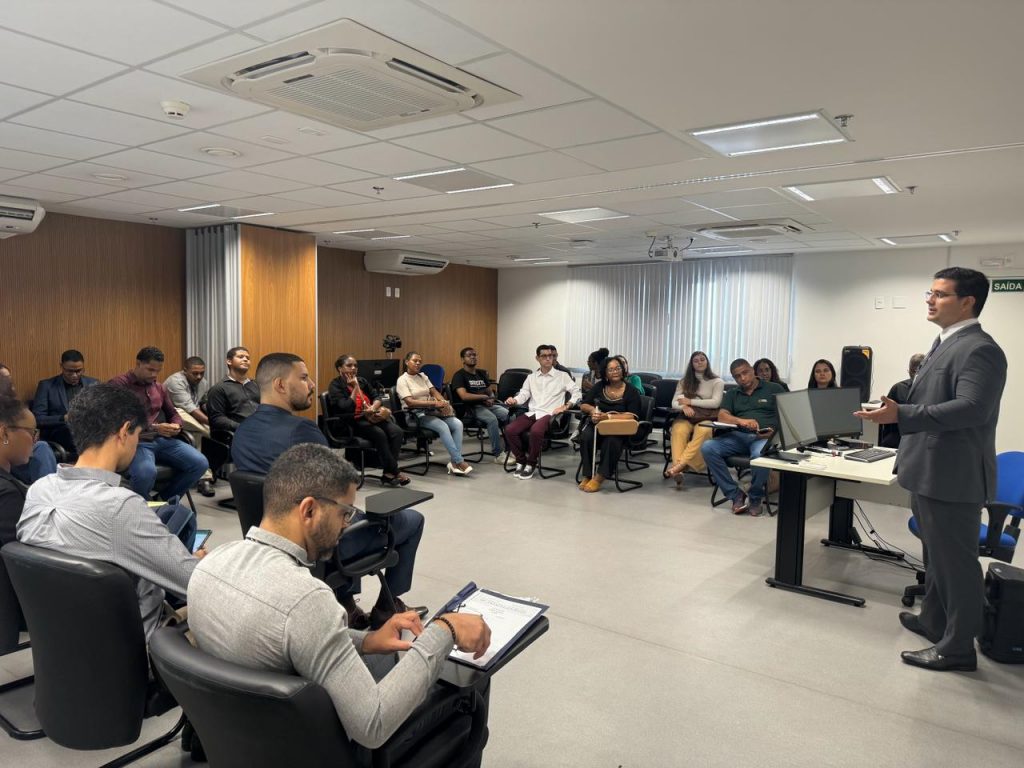 Conhecendo o Judiciário: Estudantes universitários fazem visita guiada ao Fórum Ruy Barbosa e ao edifício-sede do TJBA   