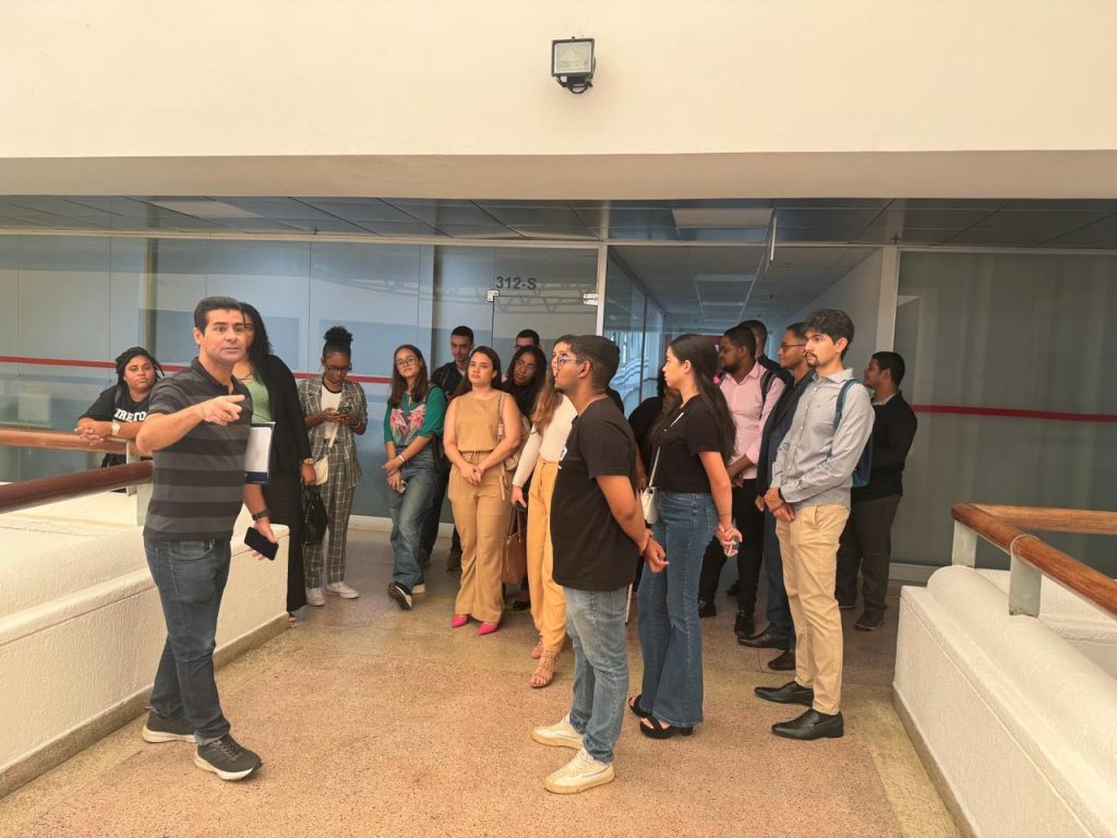 Conhecendo o Judiciário: Estudantes universitários fazem visita guiada ao Fórum Ruy Barbosa e ao edifício-sede do TJBA   