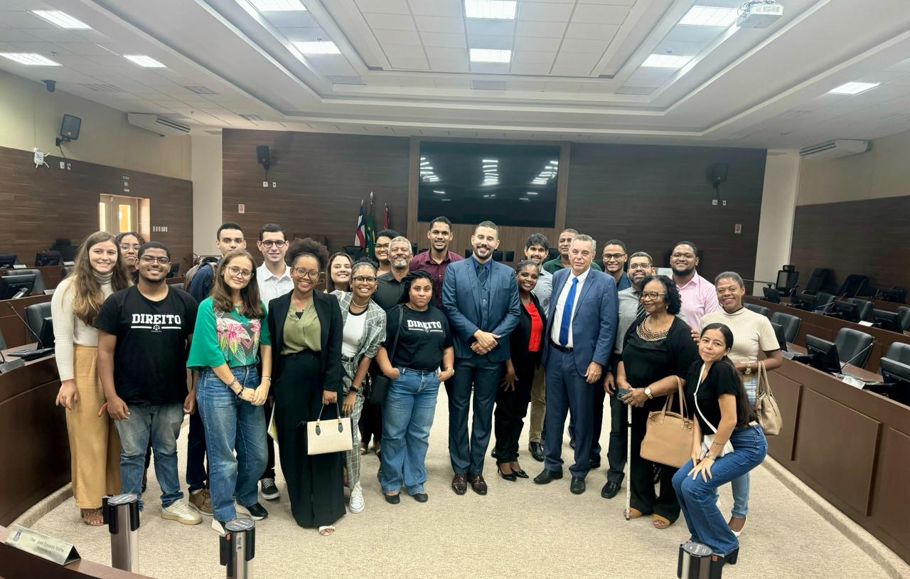 Conhecendo o Judiciário: Estudantes universitários fazem visita guiada ao Fórum Ruy Barbosa e ao edifício-sede do TJBA   