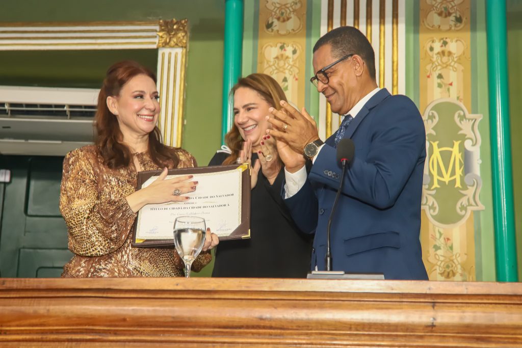 Juíza do TJBA recebe Título de Cidadã Soteropolitana    