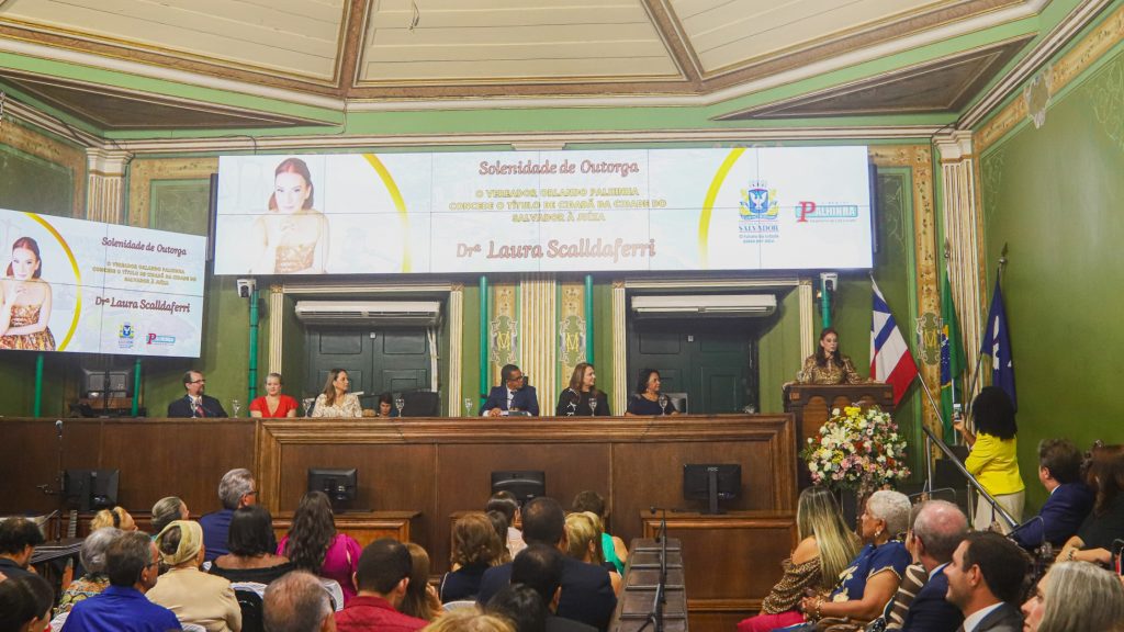 Juíza do TJBA recebe Título de Cidadã Soteropolitana    