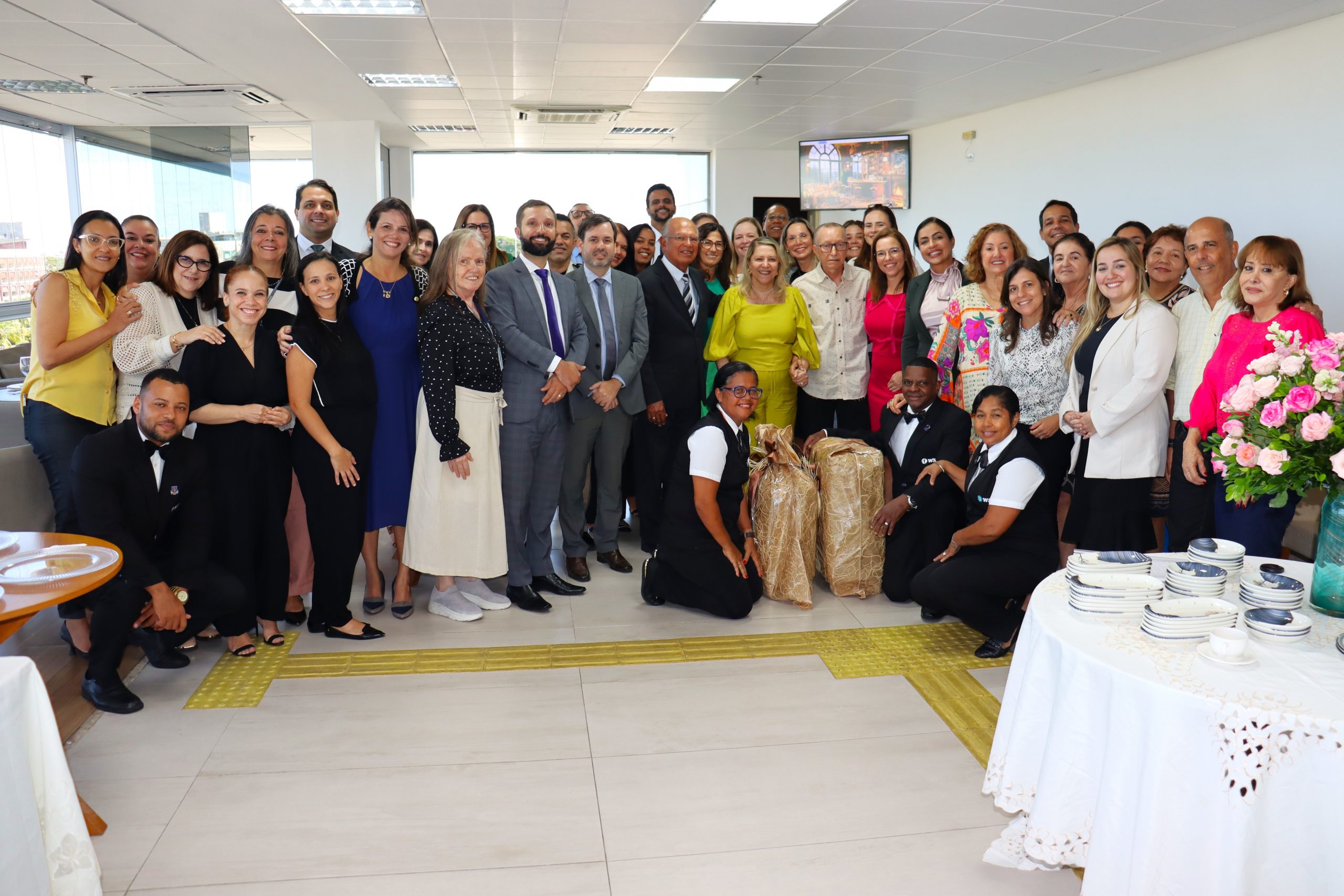 Presidente do TJBA recebe homenagens de Servidores e Magistrados em celebração ao seu aniversário   