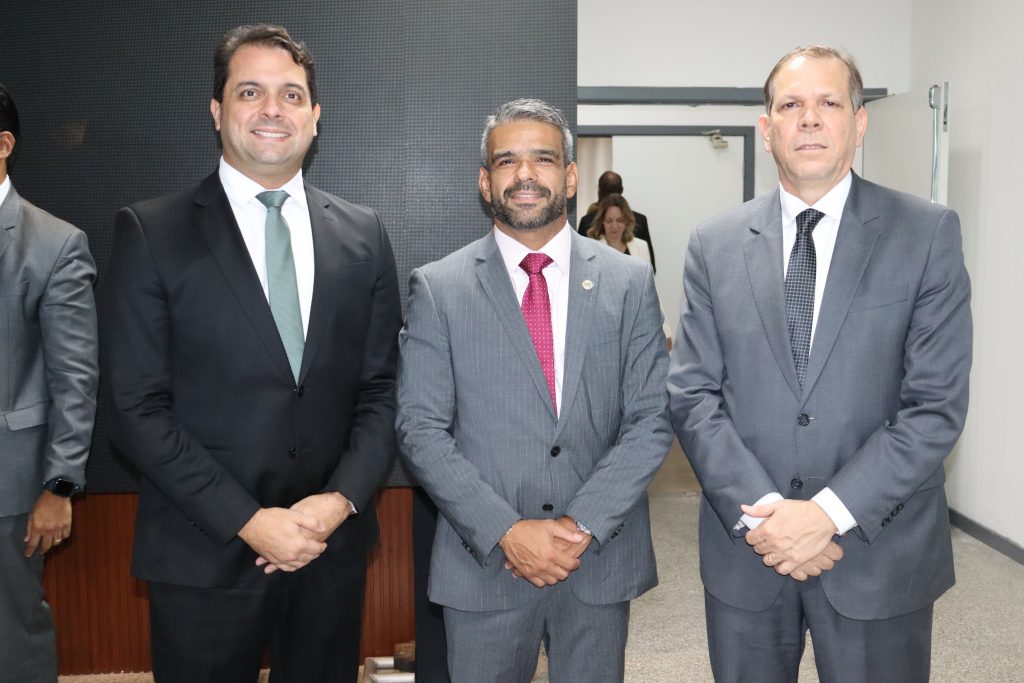 Desembargadores do TJBA recebem o Prêmio JJ Calmon de Passos do Ministério Público