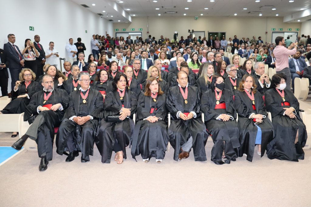 Desembargadores do TJBA recebem o Prêmio JJ Calmon de Passos do Ministério Público