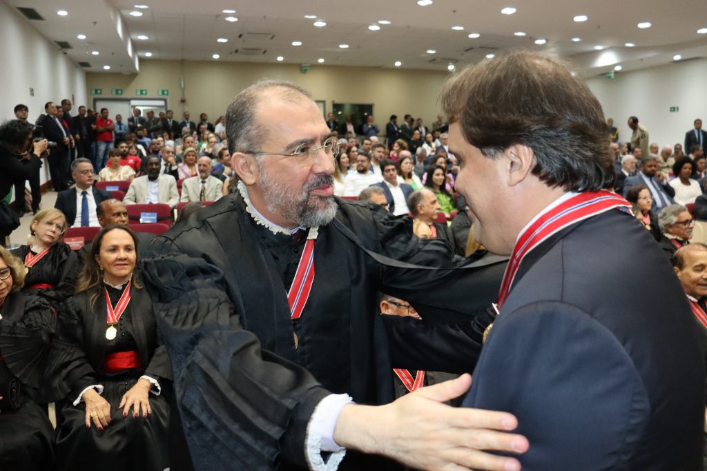 Desembargadores do TJBA recebem o Prêmio JJ Calmon de Passos do Ministério Público