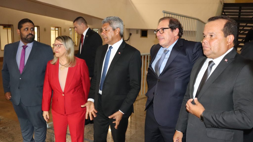 Desembargador Maurício Kertzman toma posse como Membro do TRE-BA   