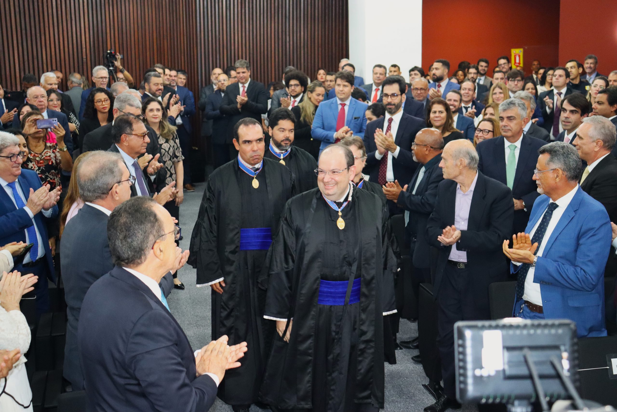 Desembargador Maurício Kertzman toma posse como Membro do TRE-BA   