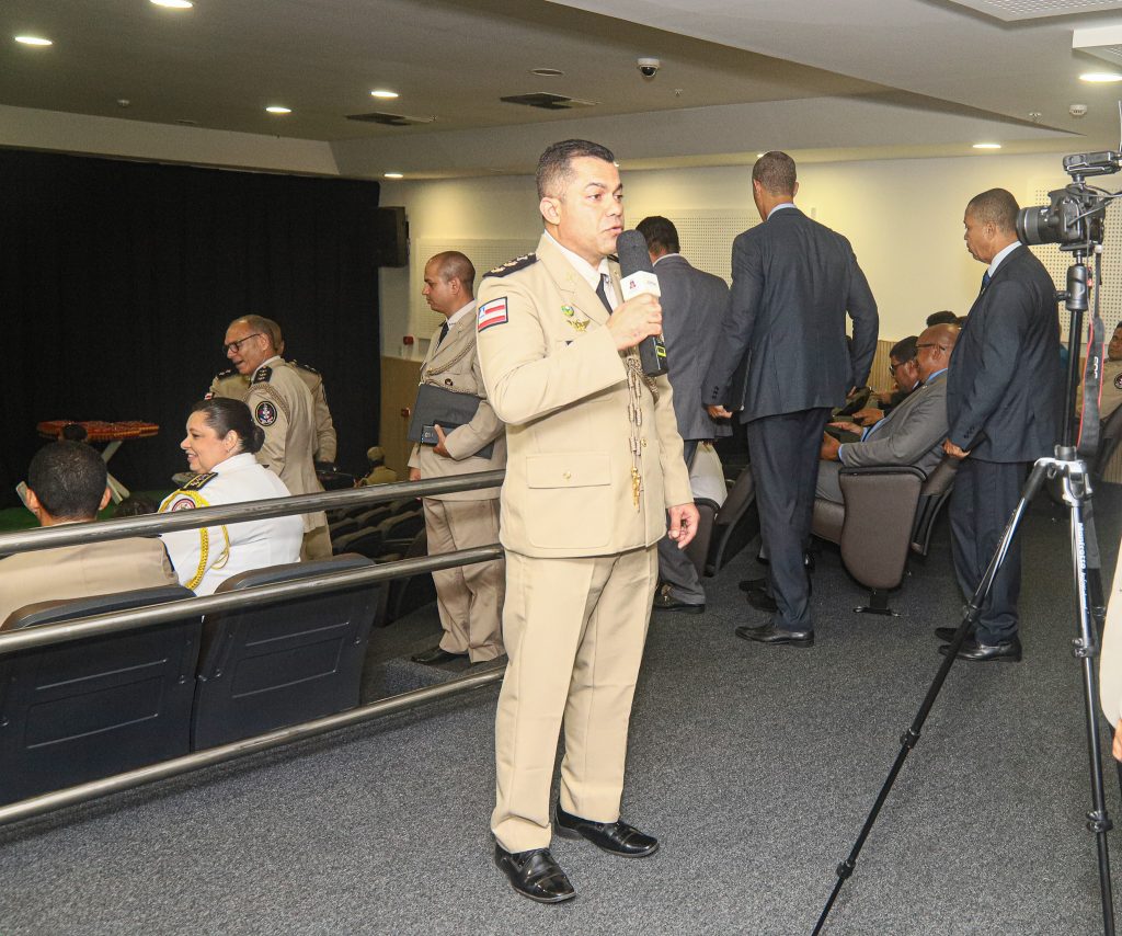 Oficiais do GSI do TJBA recebem a Medalha do Mérito da Casa Militar do Governador