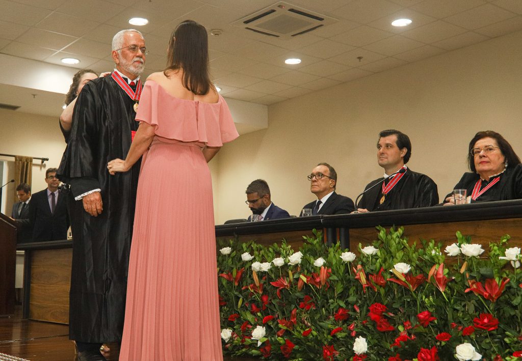 1º Vice-Presidente do TJBA prestigia posse de quatro novos Procuradores de Justiça   