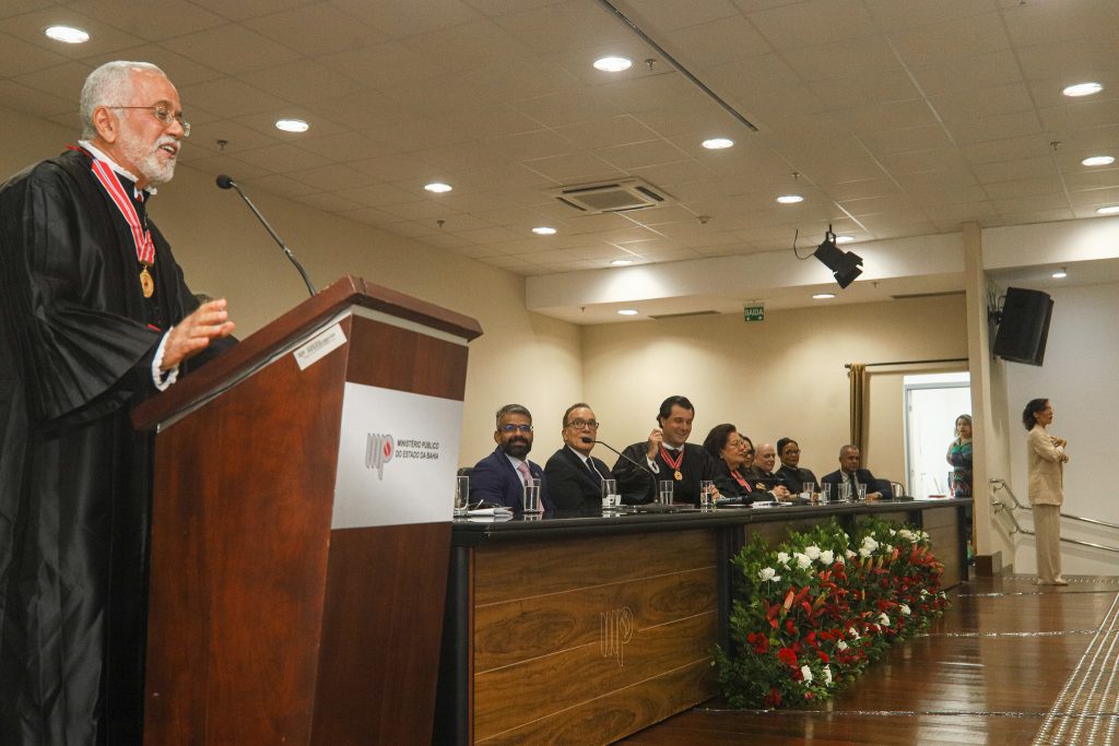 1º Vice-Presidente do TJBA prestigia posse de quatro novos Procuradores de Justiça   