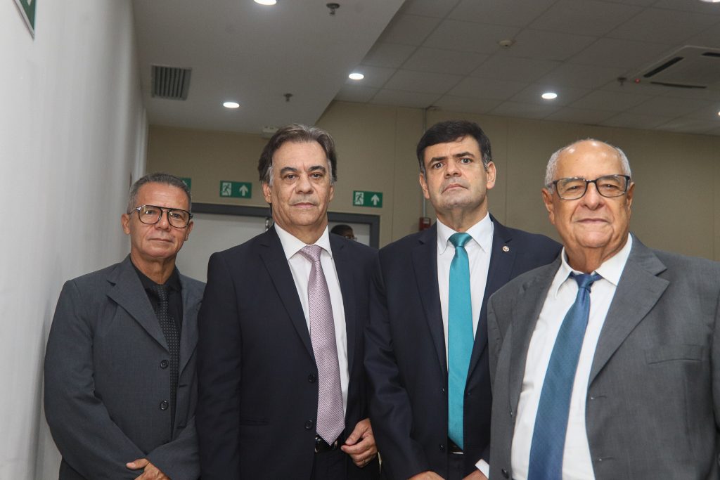 1º Vice-Presidente do TJBA prestigia posse de quatro novos Procuradores de Justiça   