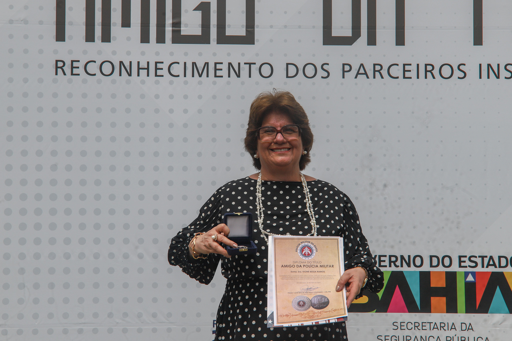 Desembargadora do TJBA é agraciada com título de Amigo da PM-BA   