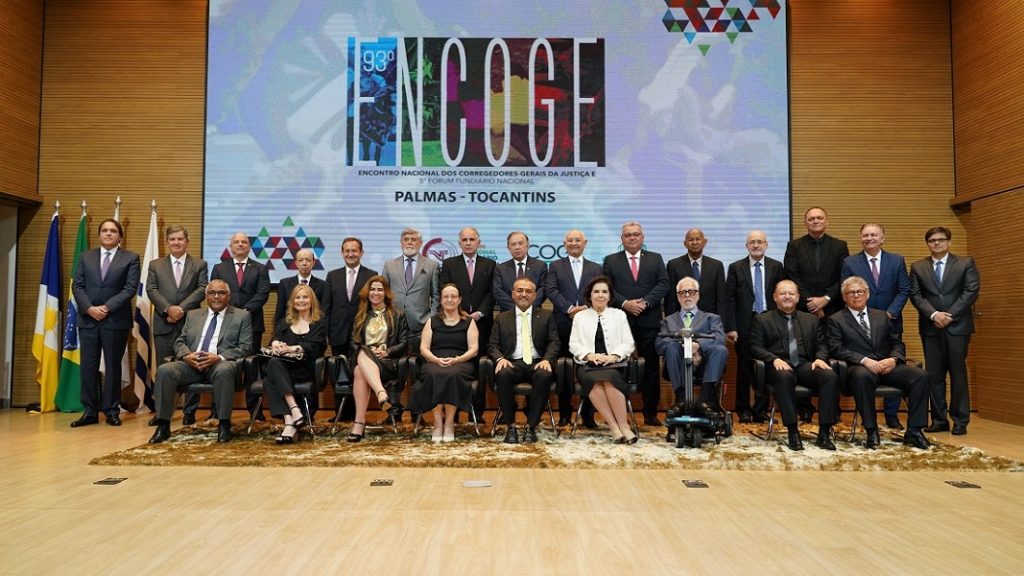 Corregedor-Geral e Corregedora do Interior do TJBA recebem honraria durante abertura do 93º Encoge e da 5ª Reunião do Fórum Nacional Fundiário  