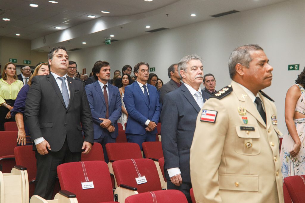 Desembargador do TJBA prestigia posse de novo Corregedor-Geral do Ministério Público da Bahia   
