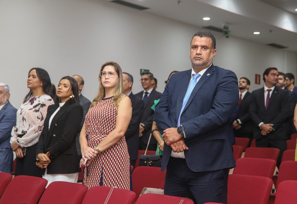 Desembargador do TJBA prestigia posse de novo Corregedor-Geral do Ministério Público da Bahia   