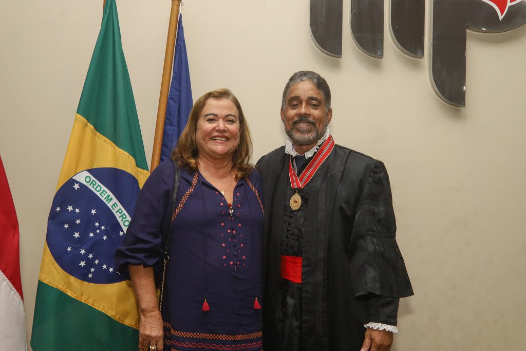 Desembargador do TJBA prestigia posse de novo Corregedor-Geral do Ministério Público da Bahia   