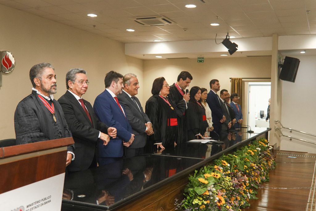 Desembargador do TJBA prestigia posse de novo Corregedor-Geral do Ministério Público da Bahia   