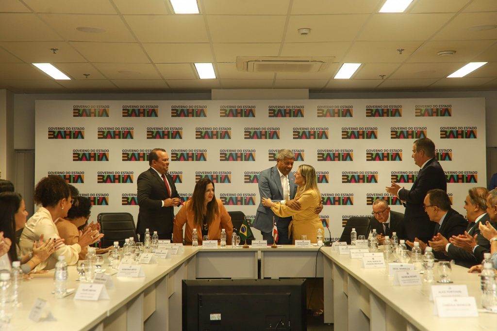 Momento marcante para o Judicário baiano: Presidente é a Governadora interina do Estado  