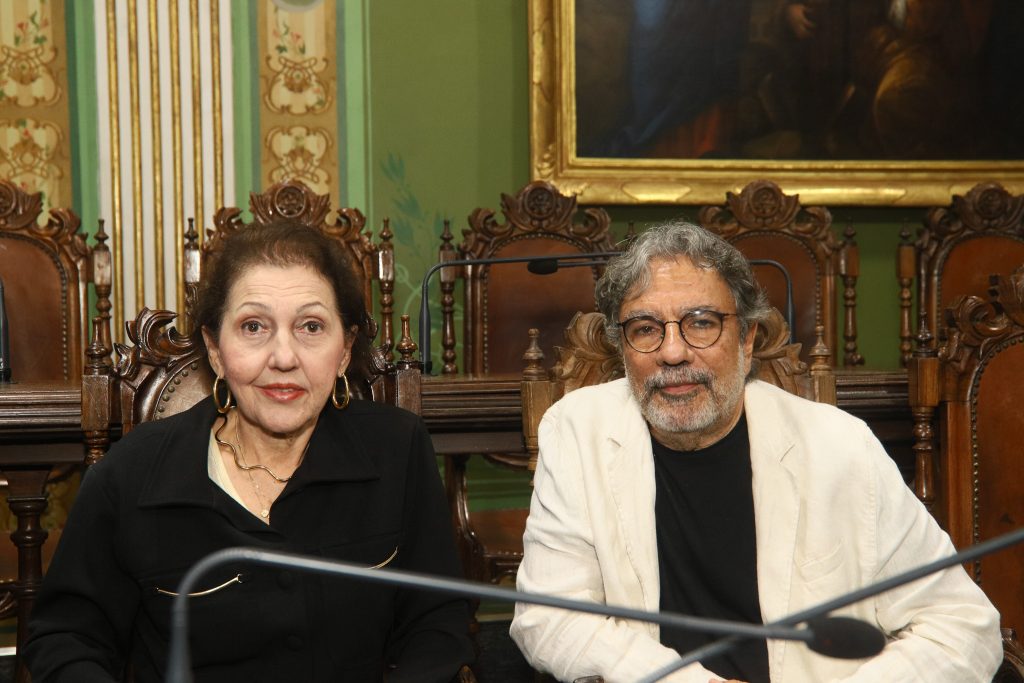 Desembargadora do TJBA prestigia entrega do Título de Cidadão da Cidade do Salvador ao Desembargador Jéferson Muricy do TRT-5    