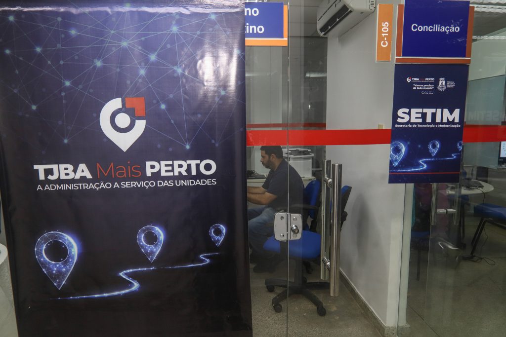 “TJBA Mais Perto” realiza ações no Fórum Ministro Adhemar Raymundo da Silva; essa é a segunda visita pelo projeto    