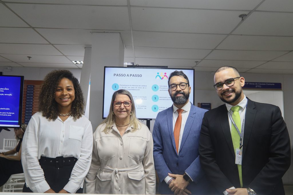 “TJBA Mais Perto” realiza ações no Fórum Ministro Adhemar Raymundo da Silva; essa é a segunda visita pelo projeto    